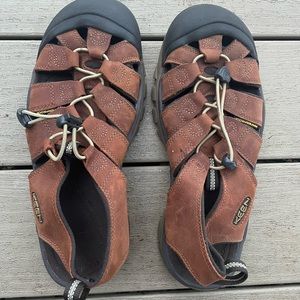 Keens brown leather sandals, Size 9 US. *Unused*
